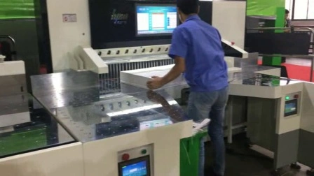 Sistema di taglio per attrezzature di carta a ghigliottina idraulica ad alta precisione per impieghi gravosi in Cina